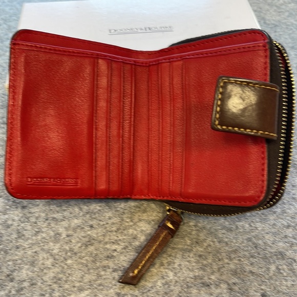 Dooney & Bourke small zip around leather wallet - Picture 10 of 12